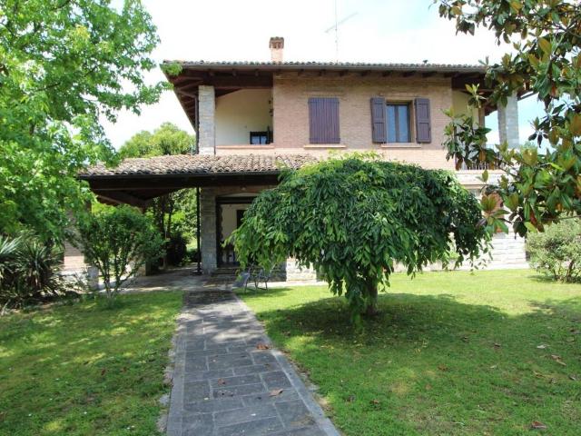 Villa Indipendente in vendita a Unione dei comuni Valli del Reno, Lavino e Samoggia, Reggio Emilia