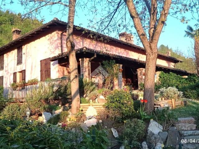 Villa Indipendente in vendita a Unione dei comuni Valli del Reno, Lavino e Samoggia, Reggio Emilia