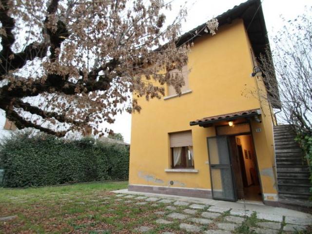 Villa Indipendente in vendita a Unione dei comuni Valli del Reno, Lavino e Samoggia, Reggio Emilia