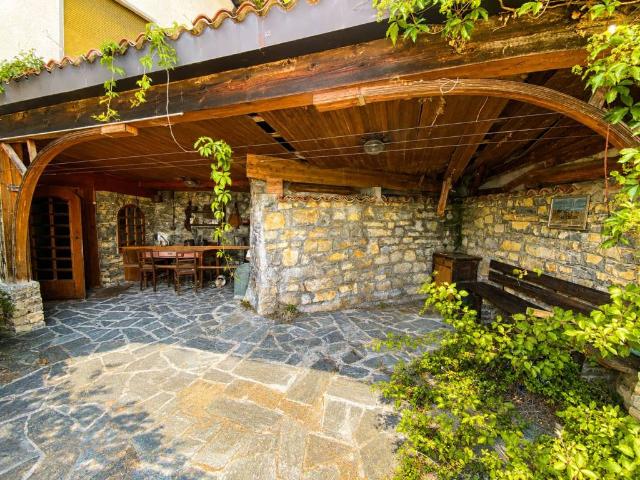 Villa Indipendente in vendita a Albogasio, Valsolda