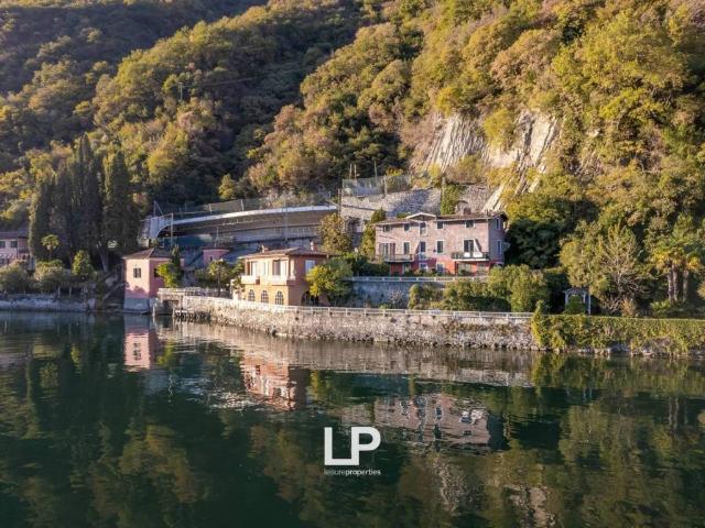 Villa Indipendente in vendita a Albogasio, Valsolda