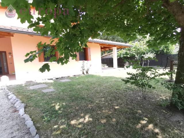 Villa Indipendente in vendita a Valvasone, Friuli-Venezia Giulia