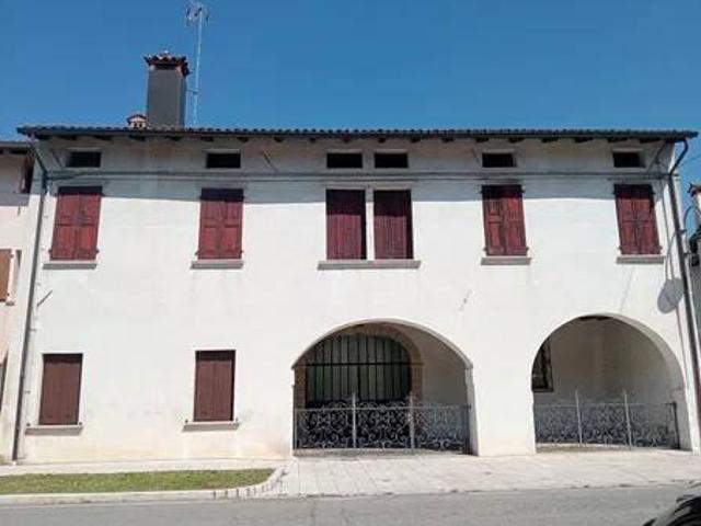 Villa Indipendente in vendita a Valvasone, Friuli-Venezia Giulia