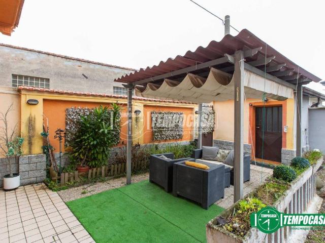 Villa Indipendente in vendita a Vanzaghello, Lombardia
