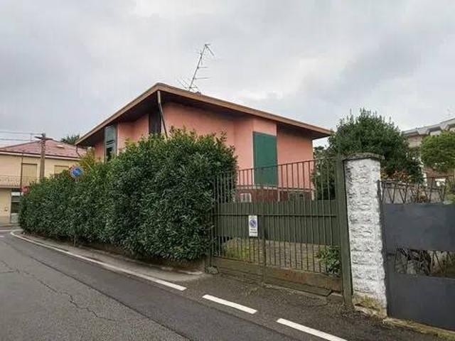 Villa Indipendente in vendita a Vanzaghello, Lombardia