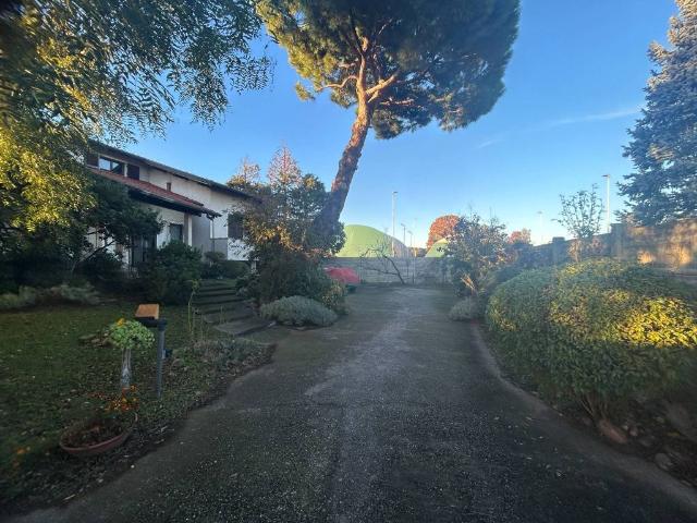 Villa Indipendente in vendita a Vanzaghello, Lombardia