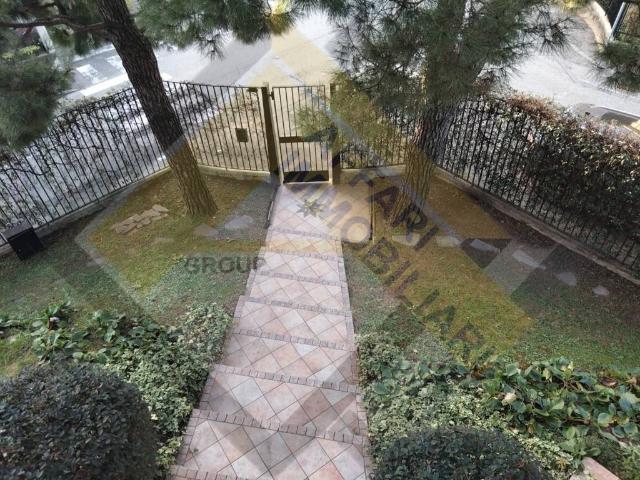 Villa Indipendente in vendita a Vanzago, Lombardia