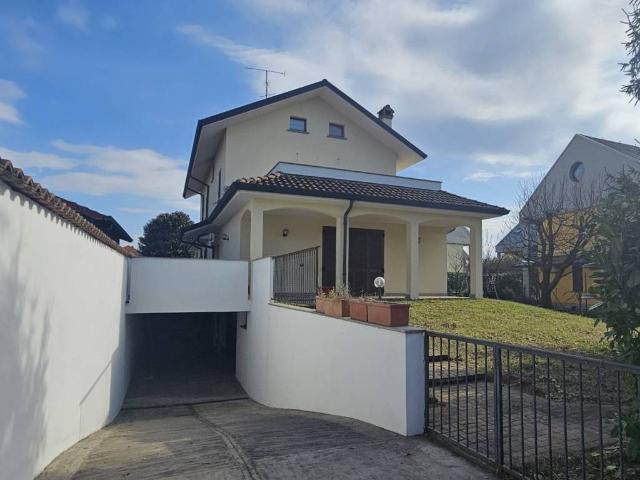 Villa Indipendente in vendita a Vanzago, Lombardia