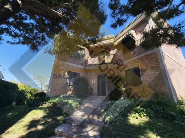 Villa Indipendente in vendita a Vanzago, Milano