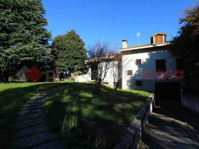 Villa Indipendente in vendita a Vaprio D'adda, Lombardia