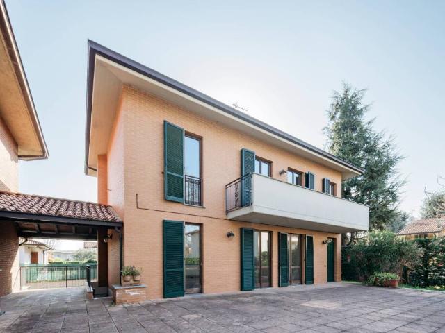 Villa Indipendente in vendita a Vaprio D'adda, Lombardia