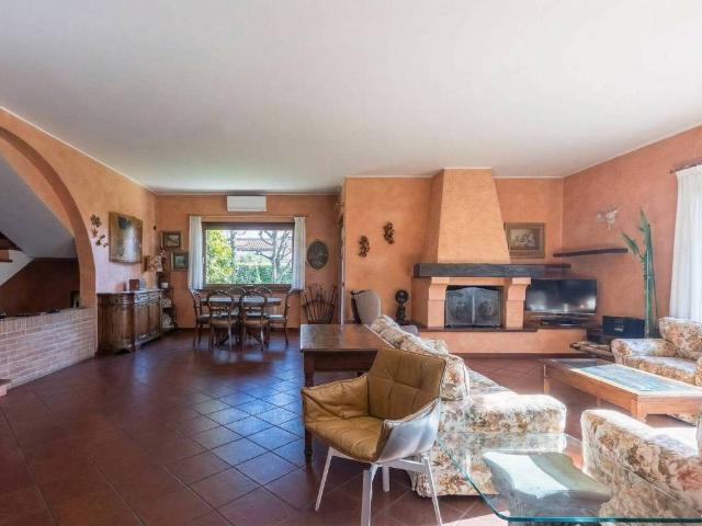 Villa Indipendente in vendita a Vaprio D'adda, Lombardia