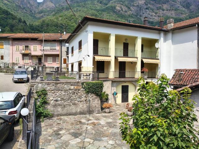 Villa Indipendente in vendita a Valmaggia, Varallo
