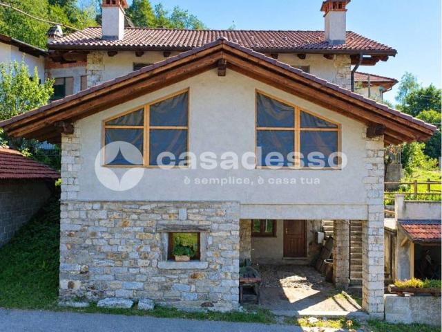 Villa Indipendente in vendita a Parone, Varallo