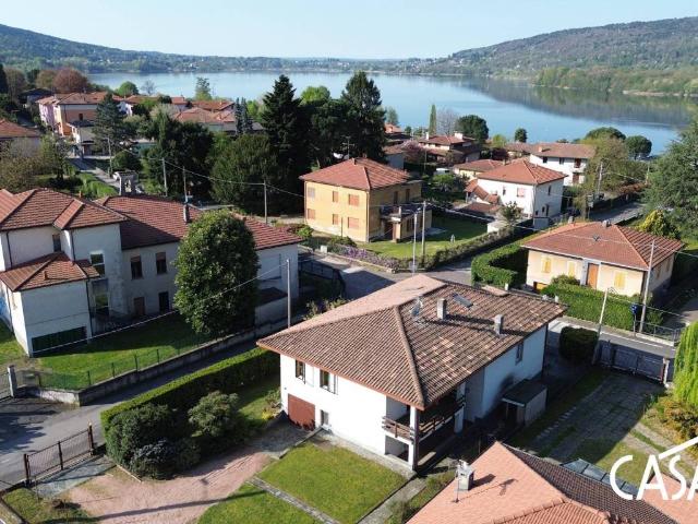 Villa Indipendente in vendita a Varano Borghi, Lombardia