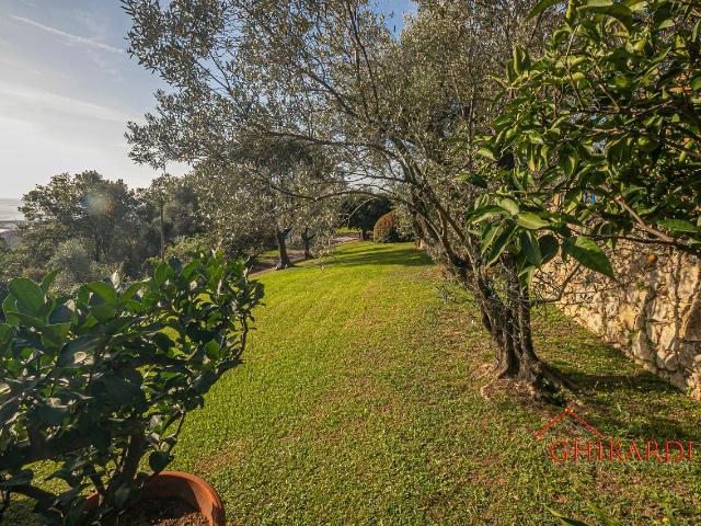 Villa Indipendente in vendita a Cantalupo, Varazze