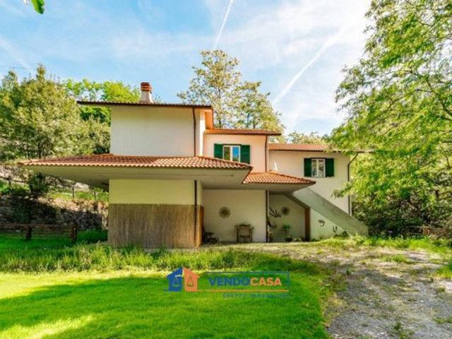 Villa Indipendente in vendita a Campomarzio, Varazze