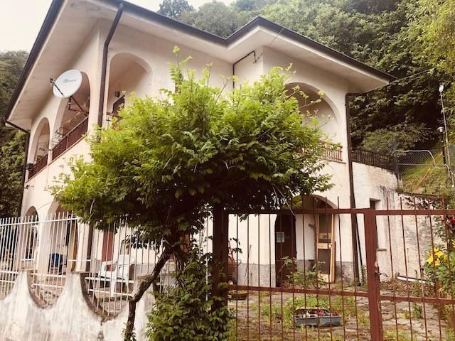 Villa Indipendente in vendita a Varazze, Liguria