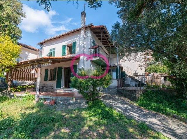 Villa Indipendente in vendita a Casanova, Varazze