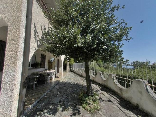 Villa Indipendente in vendita a Varazze, Liguria