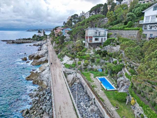 Villa Indipendente in vendita a Varazze, Liguria