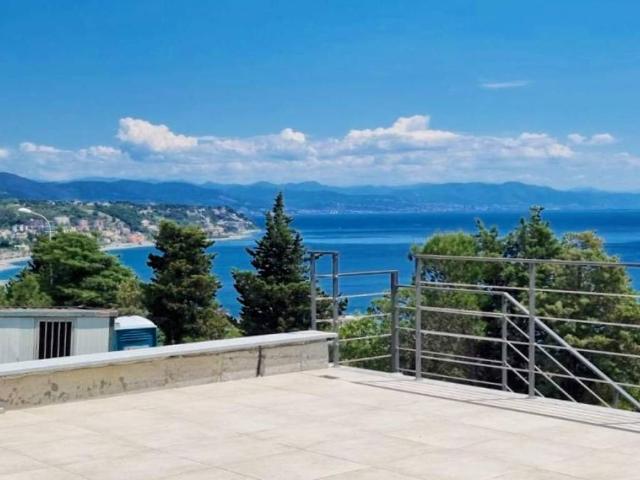 Villa Indipendente in vendita a San Giacomo, Varazze
