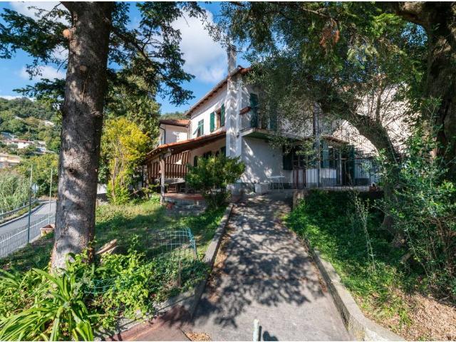 Villa Indipendente in vendita a Casanova, Varazze