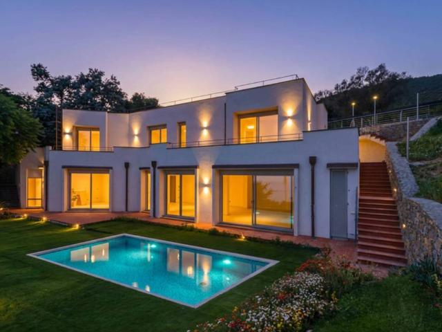 Villa Indipendente in vendita a Varazze, Liguria