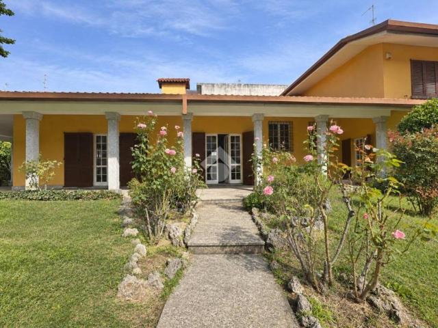 Villa Indipendente in vendita a Varedo, Monza e della Brianza