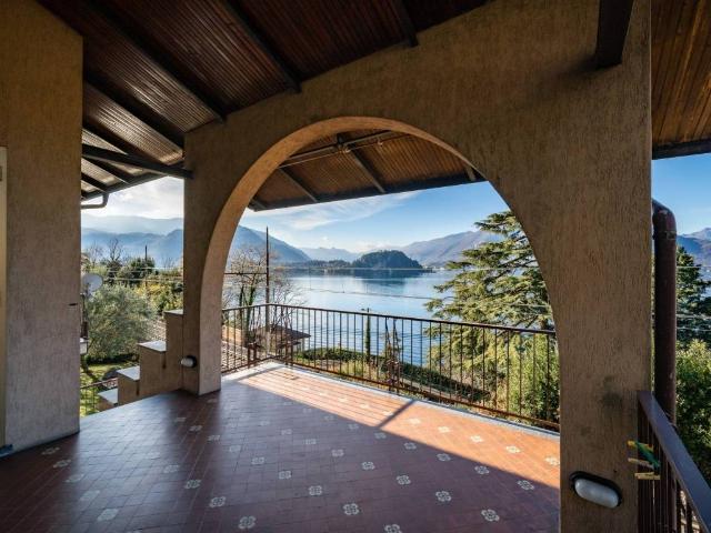 Villa Indipendente in vendita a Varenna, Lombardia