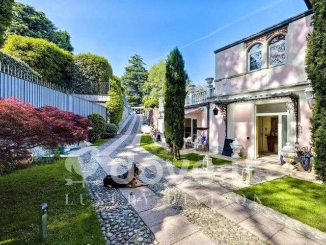 Villa Indipendente in vendita a Biumo Superiore, Varese