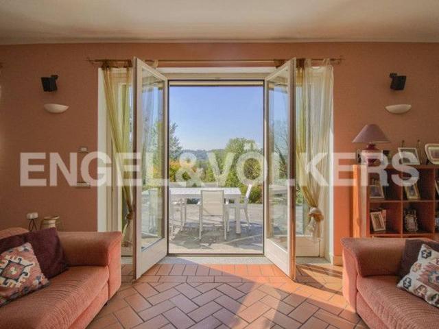 Villa Indipendente in vendita a Varese, Lombardia