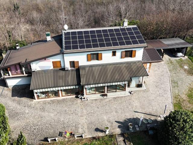 Villa Indipendente in vendita a Bustecche, Varese