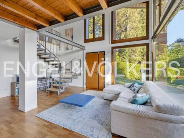 Villa Indipendente in vendita a Varese, Lombardia