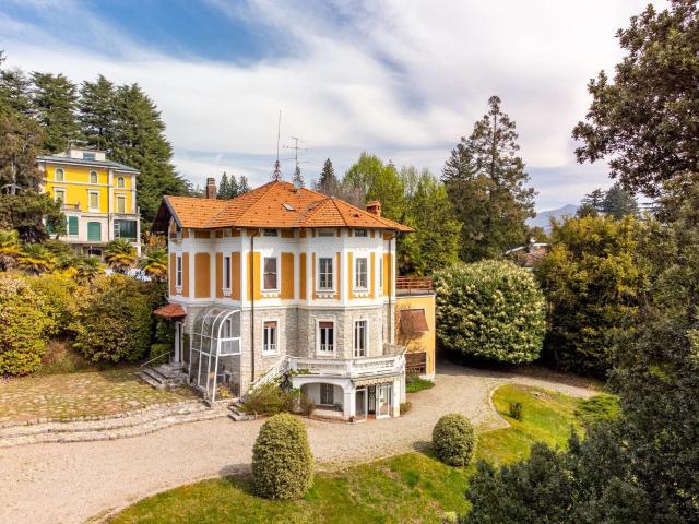 Casa in vendita a Velate, Varese