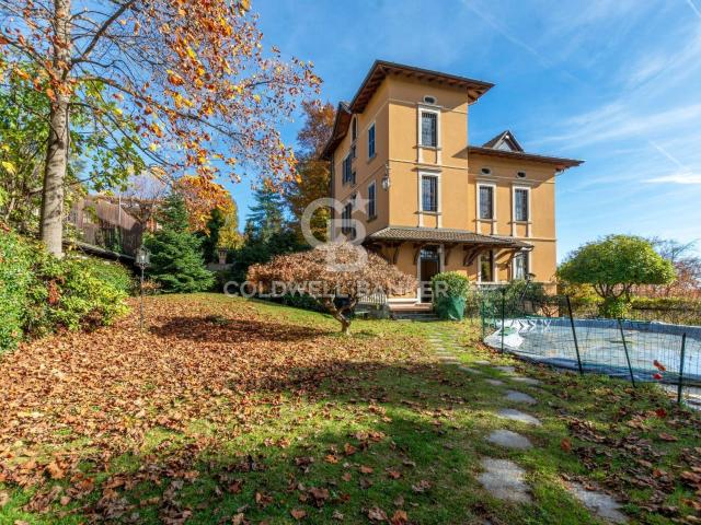 Casa in vendita a Varese, Lombardia