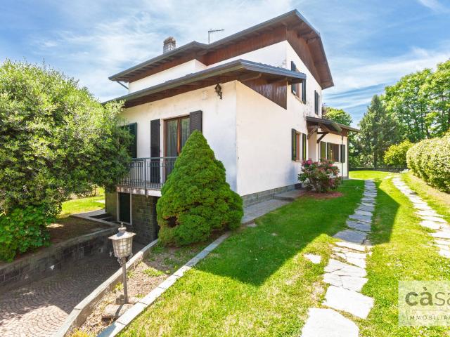 Villa Indipendente in vendita a Santa Maria Maddalena, Varese