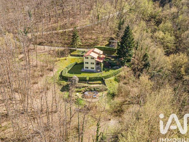 Villa Indipendente in vendita a Varese Ligure, Liguria