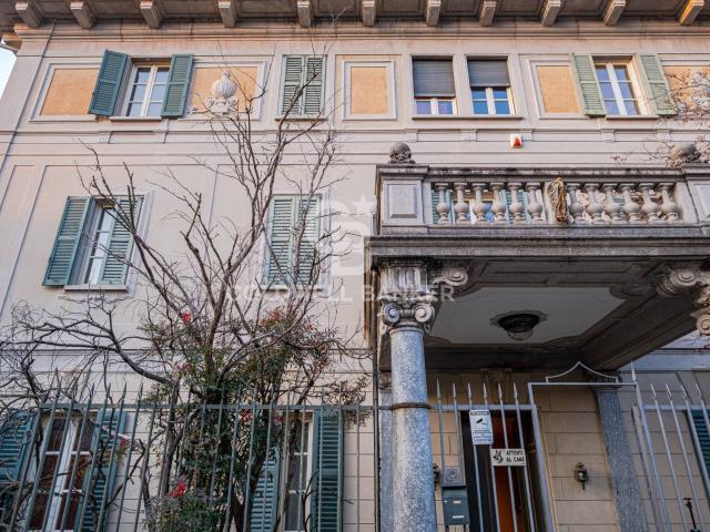 Villa Indipendente in vendita a Varese, Lombardia