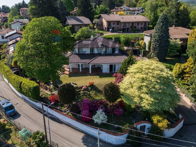 Villa Indipendente in vendita a Biumo Superiore, Varese
