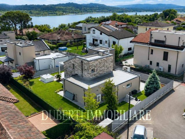 Villa Indipendente in vendita a Calcinate degli Orrigoni, Varese