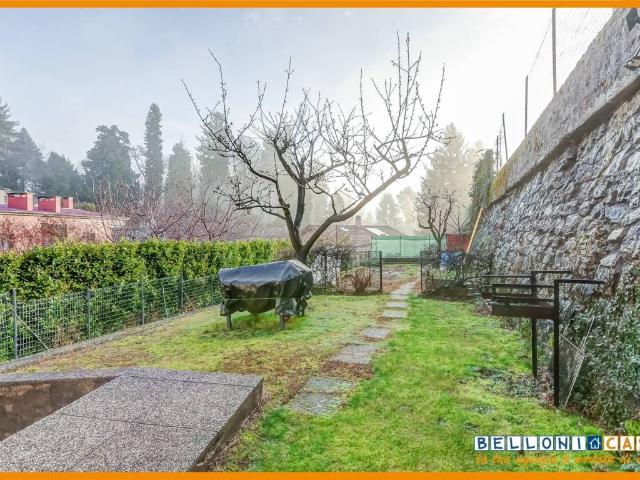 Villa Indipendente in vendita a Varese, Lombardia