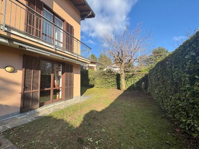 Villa Indipendente in vendita a Biumo Superiore, Varese