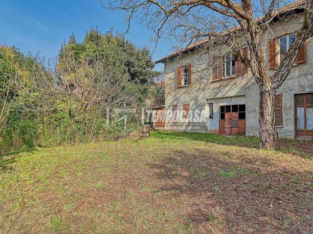 Villa Indipendente in vendita a Biumo Superiore, Varese