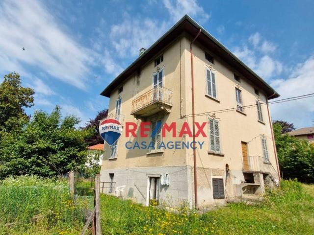 Villa Indipendente in vendita a Varese, Lombardia