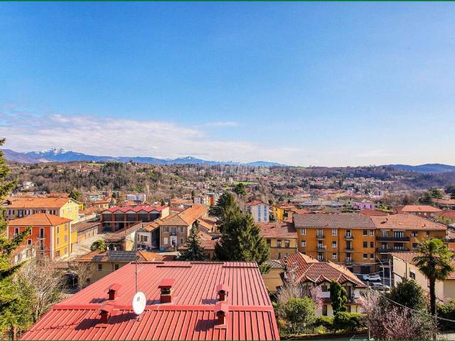 Villa Indipendente in vendita a Biumo Superiore, Varese
