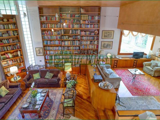 Villa Indipendente in vendita a Biumo Superiore, Varese
