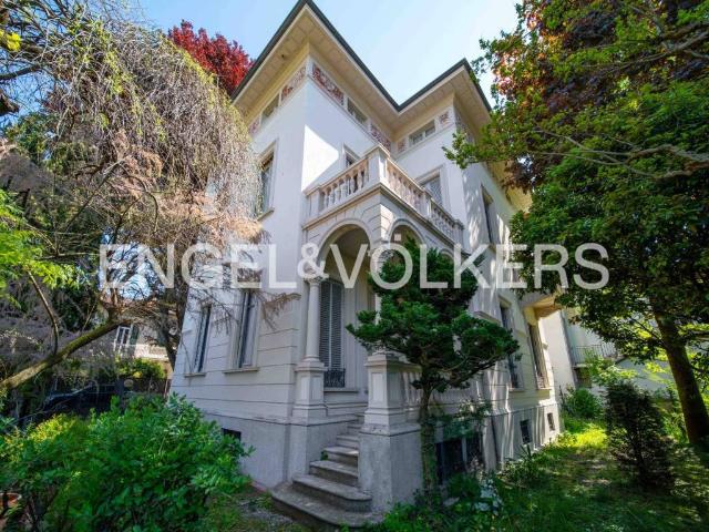 Villa Indipendente in vendita a Bosto, Varese