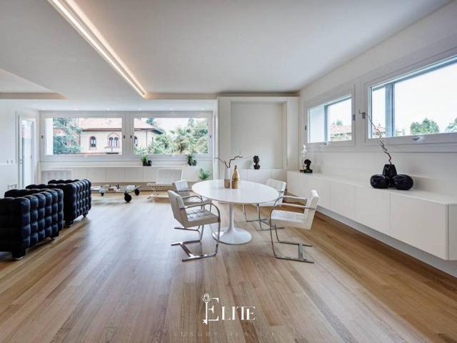 Villa Indipendente in vendita a Biumo Superiore, Varese