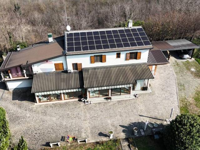 Villa Indipendente in vendita a Bustecche, Varese